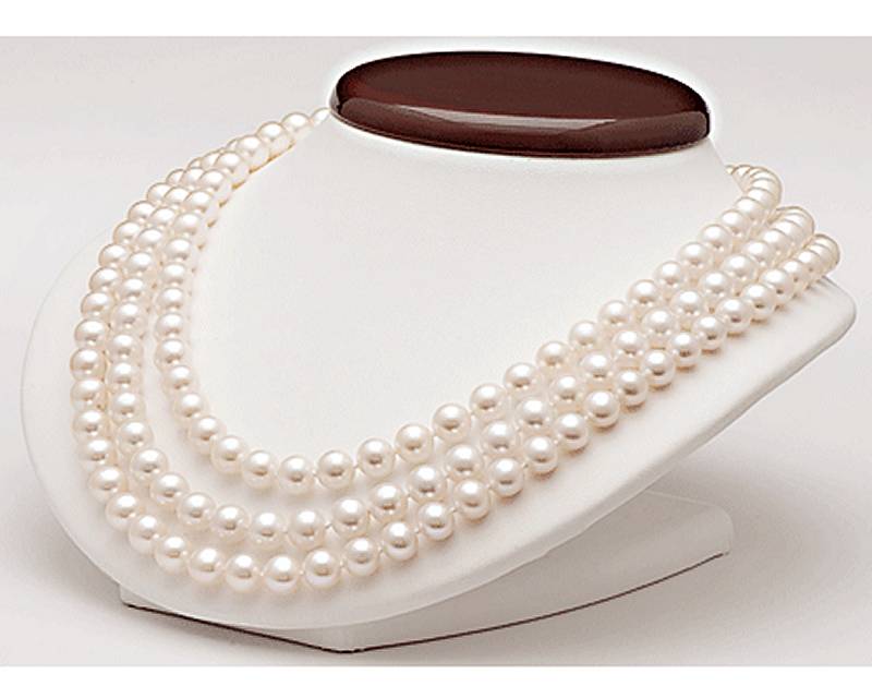 Triple strand pearl necklace at SelecTraders