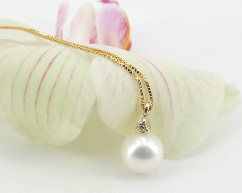 Jewellery Pearl Pendant at Selectraders