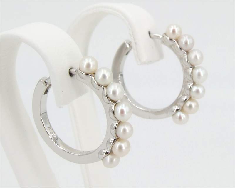 Creoles with pearls at SelecTraders