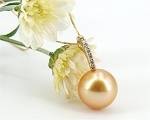 Pendant with Golden South Sea Pearl