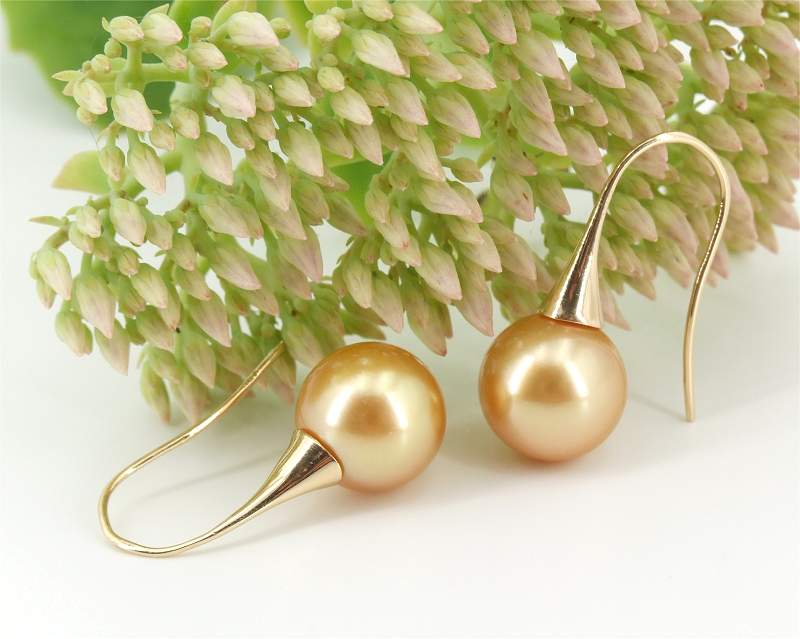 Golden South Sea pearl earstuds from Selectraders