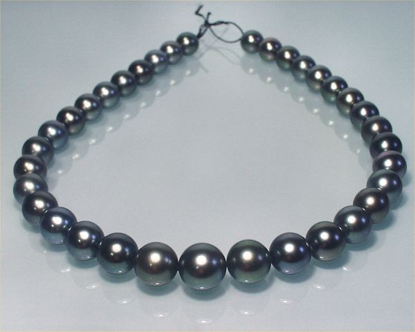 Round Pearls at SelecTraders