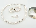 White Freshwater cultured pearls at SelecTraders