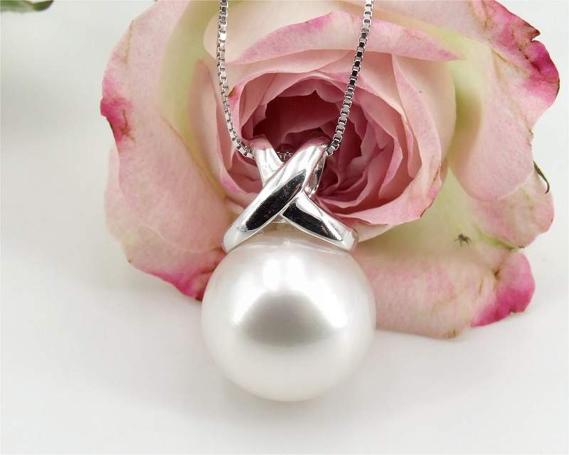 Pendant with South Sea pearl from Selectraders